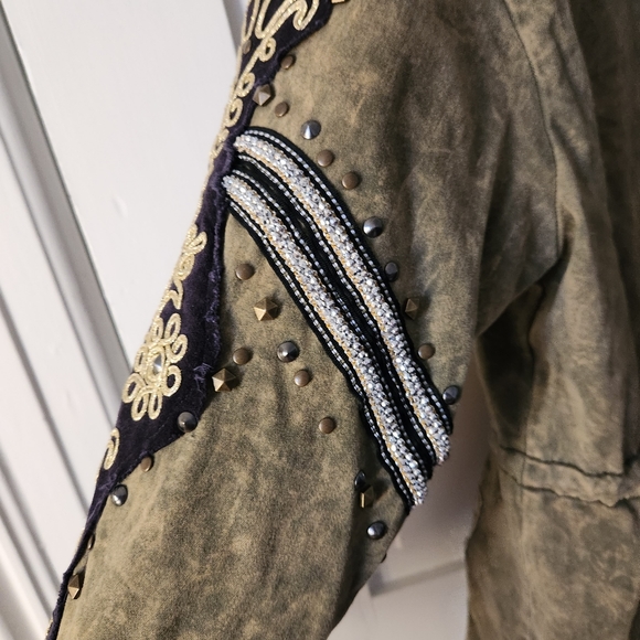 Golden Quills jacket - Picture 6 of 6